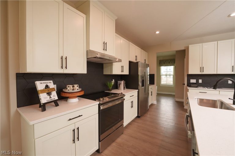 8100 Jack Ryan Drive, North Ridgeville, OH - Photo 8