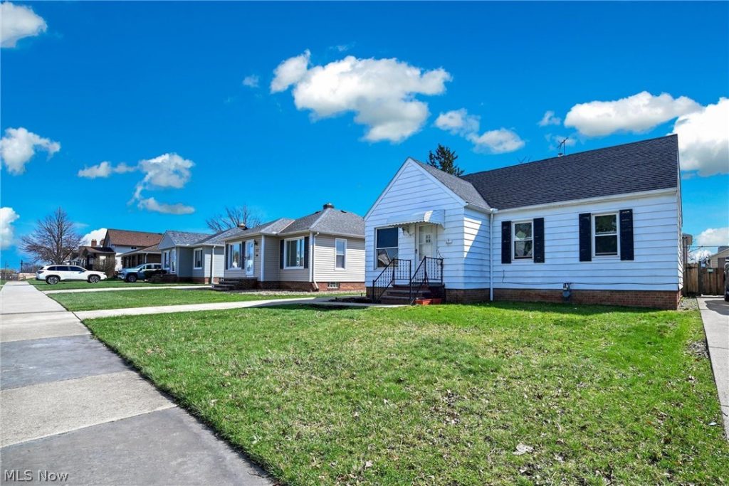 7615 Kenilworth Avenue, Parma, OH