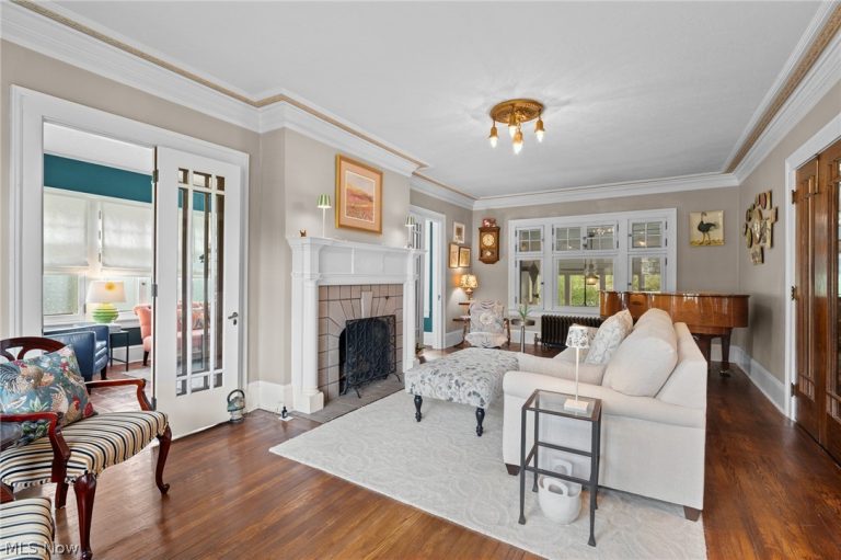 210 Storer Avenue, Akron, OH - Photo 6