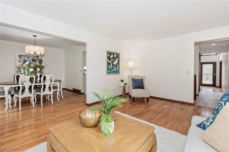 3999 Orangewood Drive, Orange, OH - Photo 5