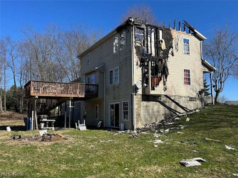 1981 Rolling Meadows Lane, Akron, OH - Photo 5