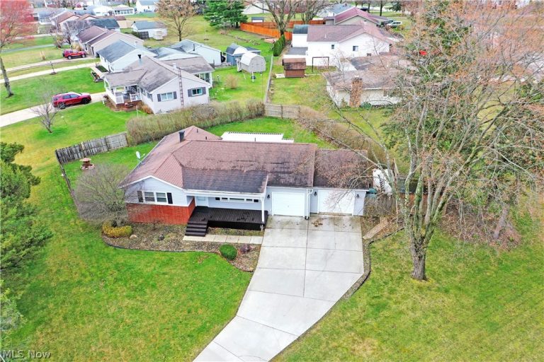 203 Aldrich Road, Austintown, OH - Photo 3