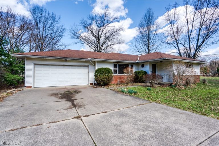 28755 Chardon Road, Willoughby Hills, OH - Photo 3