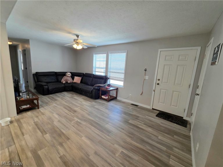 444 Westwoods, Amherst, OH - Photo 4