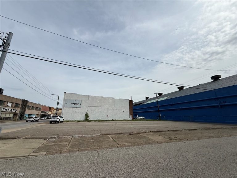3236 Main Street, Weirton, WV - Photo 8
