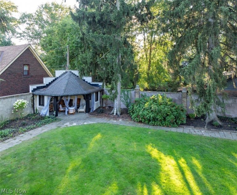 10494 Lake Shore Boulevard, Bratenahl, OH - Photo 4