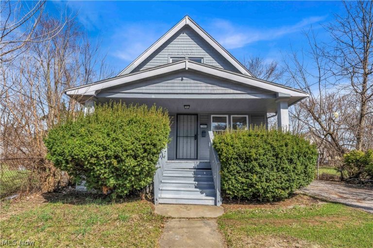 12905 Watterson Avenue, Cleveland, OH - Photo 2