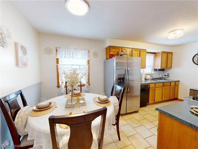 13504 Maple Leaf Drive, Garfield Heights, OH - Photo 4