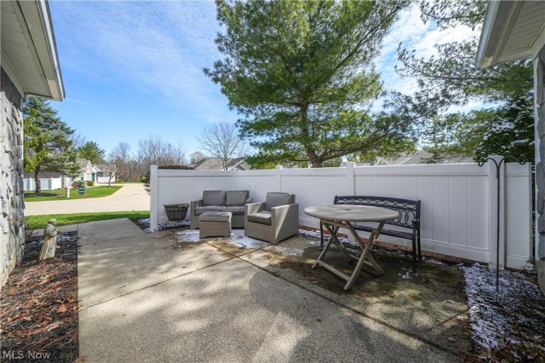 8181 Cyrus Lane, Northfield, OH - Photo 5