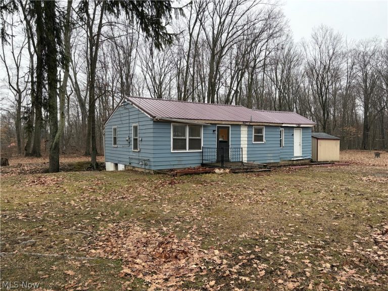 42082 Duquesne Street, Columbiana, OH - Photo 2