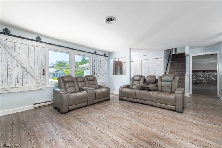 404 Oaknoll Drive, Amherst, OH - Photo 8