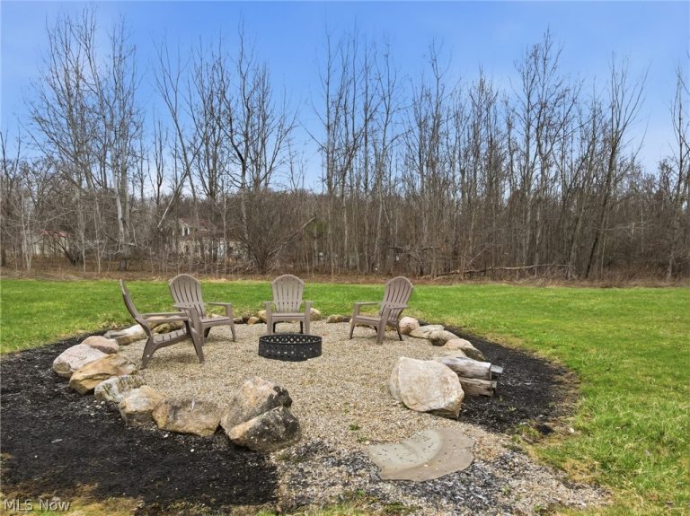 16176 Ravenna Road, Burton, OH - Photo 4