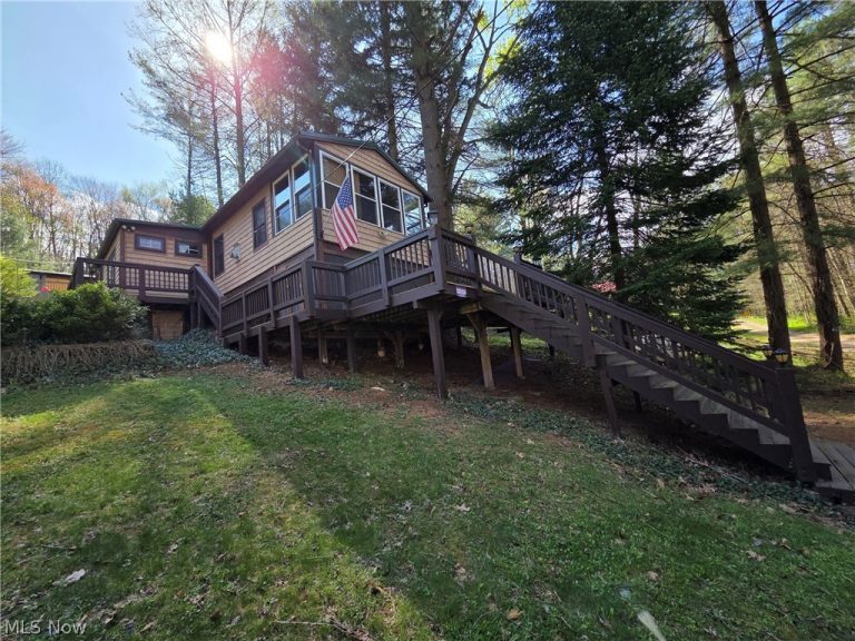 7374 Lakeshore Drive, Carrollton, OH, 44615