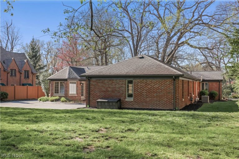3127 Highland Drive, Silver Lake, OH - Photo 5