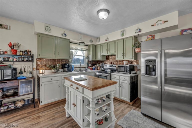 1540 Cinnamon Drive, West Salem, OH - Photo 6