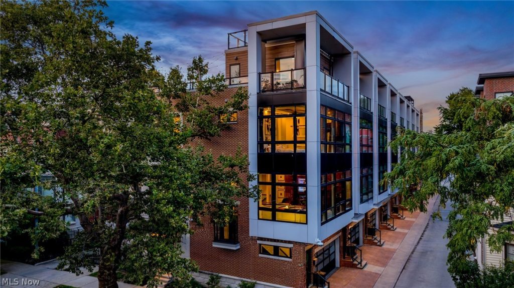 3118 Vine Court, Cleveland, OH