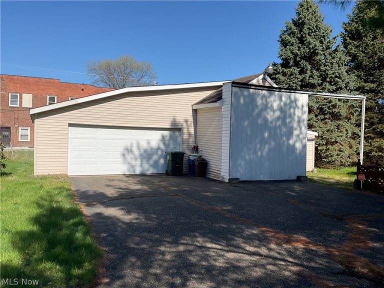 3812 Mahoning Road, Canton, OH - Photo 6