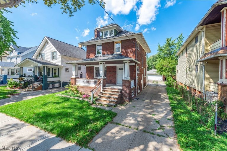 10402 Almira Avenue, Cleveland, OH - Photo 2