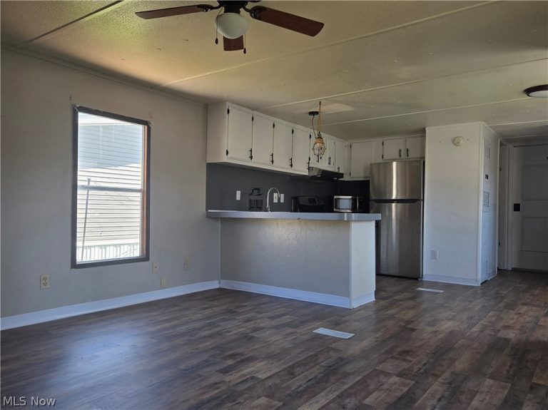 108 Gulf Stream Lane, New Philadelphia, OH - Photo 8