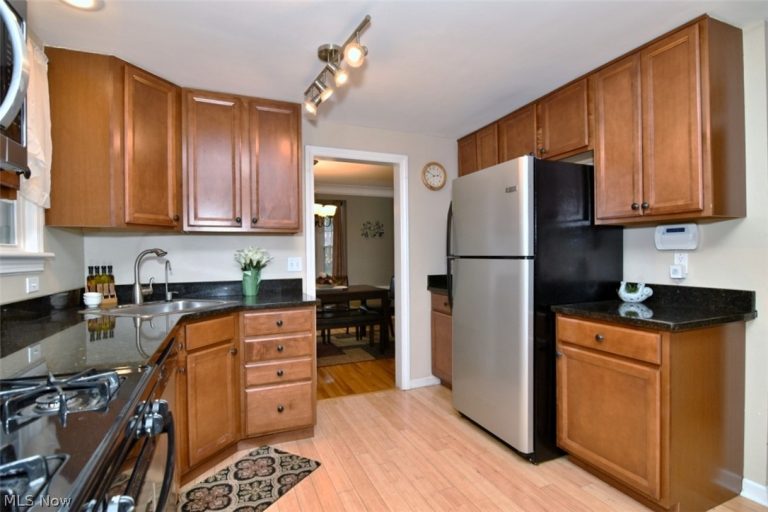 3622 Northcliffe Road, University Heights, OH - Photo 5