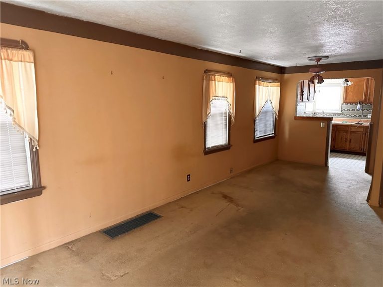 13413 Highlandview Avenue, Cleveland, OH - Photo 8