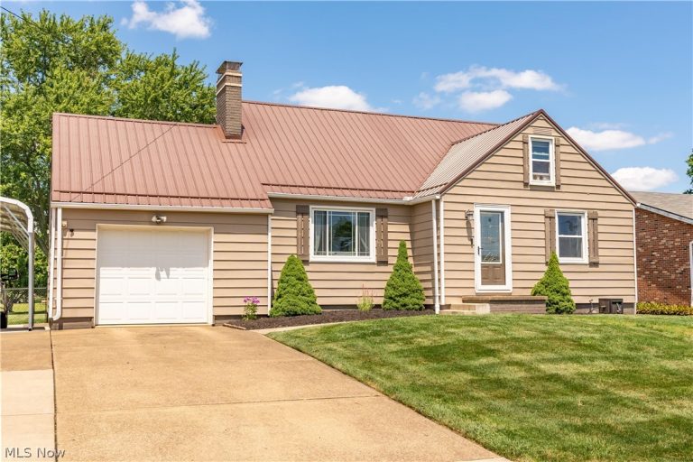 5615 Clover Street, Louisville, OH, 44641