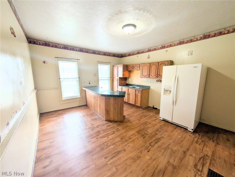 320 Sherman Street, Dennison, OH - Photo 8