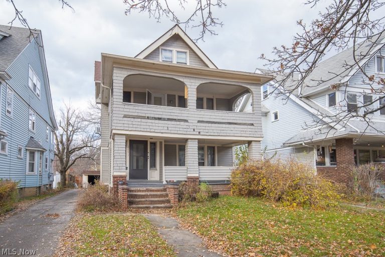 2671 Hampshire Road, Cleveland Heights, OH, 44106
