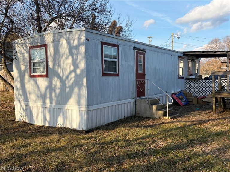 29 Canal Street, Frazeysburg, OH - Photo 2