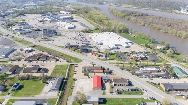 1010 10th Street, Vienna, WV - Photo 4