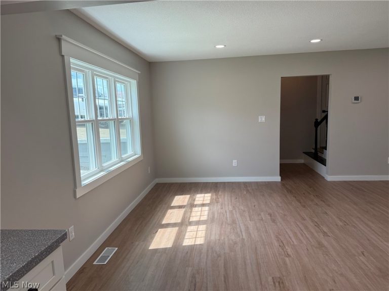 17 Grandview Road, Cambridge, OH - Photo 8