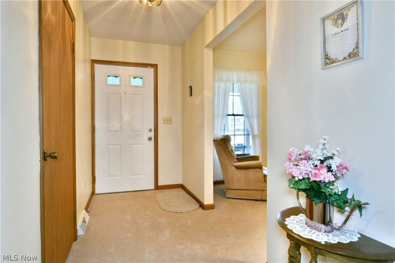 284 Wae Trail, Cortland, OH - Photo 5