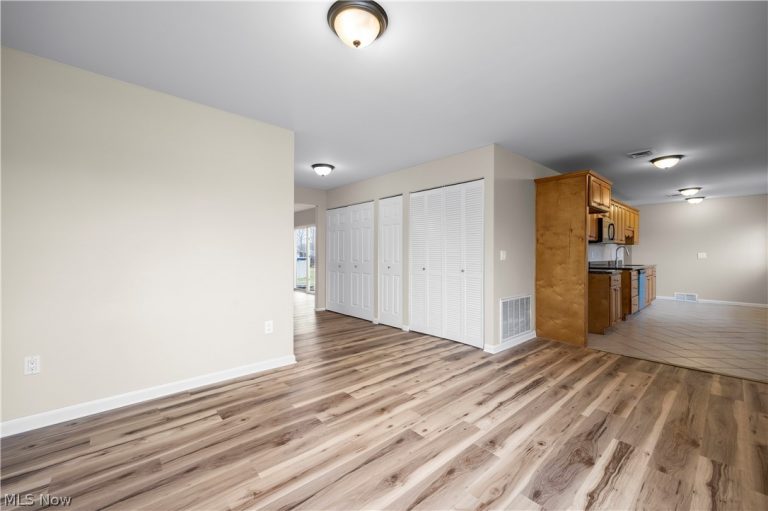 12452 Island Road, Grafton, OH - Photo 5