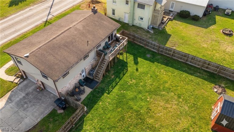 390 Ross Drive, Waynesburg, OH - Photo 2