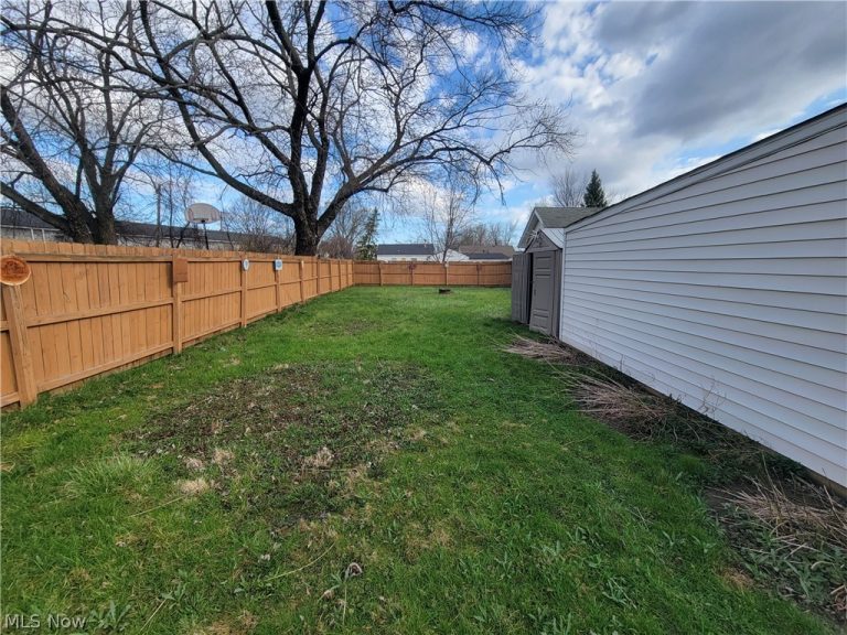 13708 Astor Avenue, Cleveland, OH - Photo 6