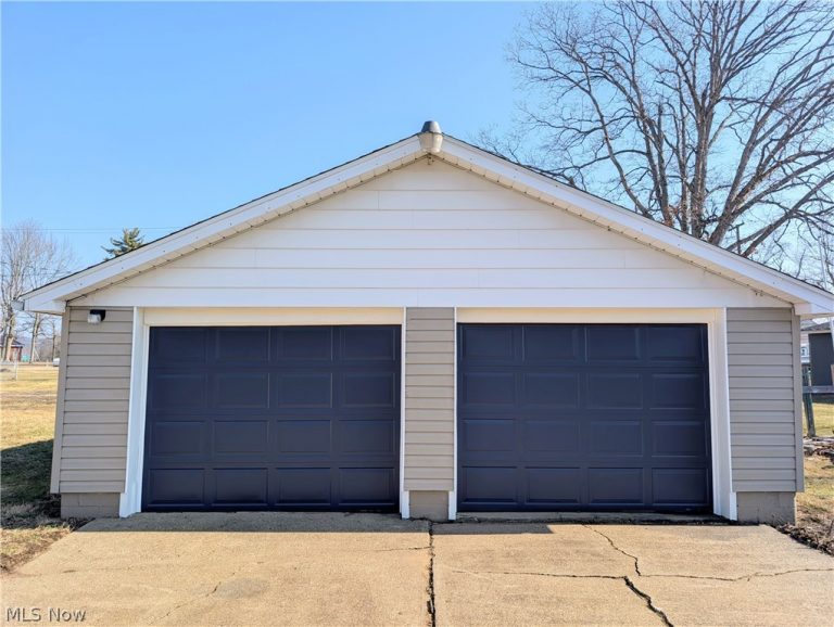 317 Maple Street, Gnadenhutten, OH - Photo 4