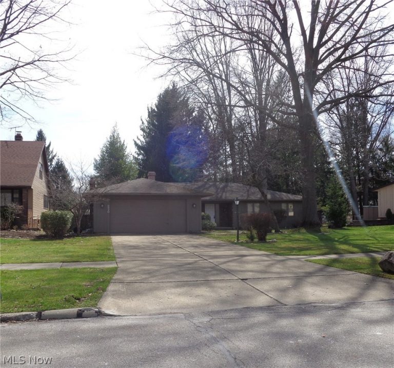 6920 Dogwood Circle, Middleburg Heights, OH, 44130