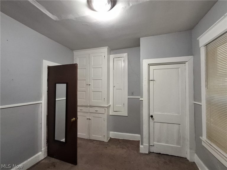 909 Bradshaw Avenue, East Liverpool, OH - Photo 8