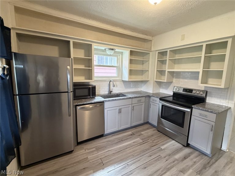 1859 Goleta Avenue, Youngstown, OH - Photo 2