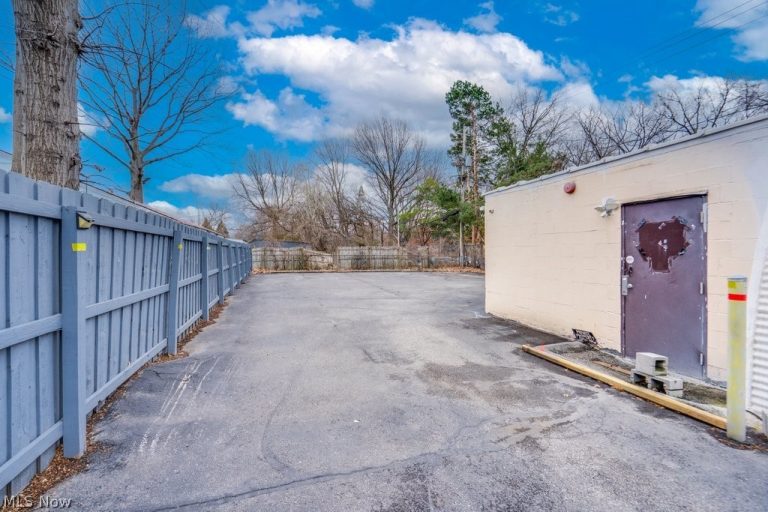 4873 Broadview Road, Cleveland, OH - Photo 4