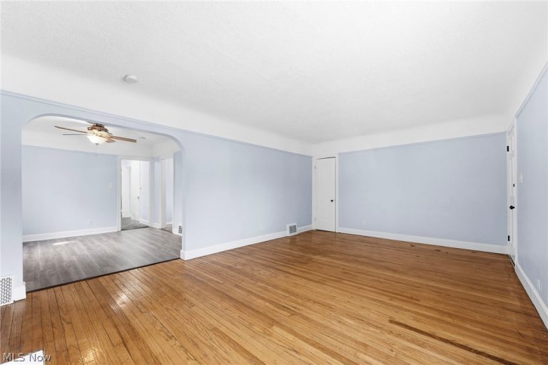 876 Eloise Drive, Cleveland Heights, OH - Photo 3