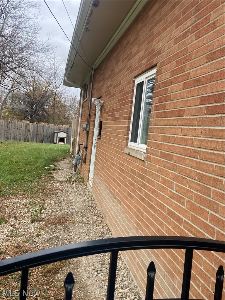 16307 Highview Drive, Cleveland, OH - Photo 4