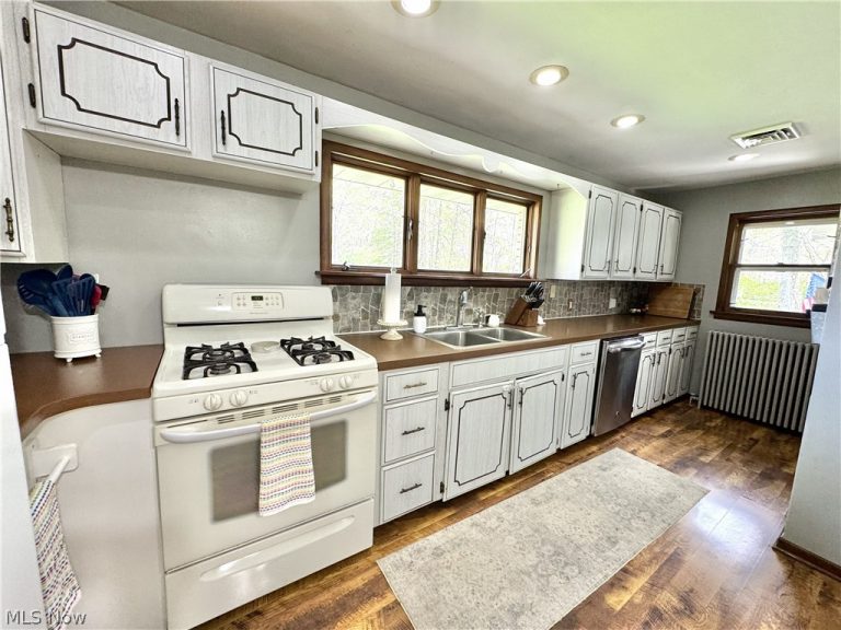 2315 Howland Wilson Road, Cortland, OH - Photo 5