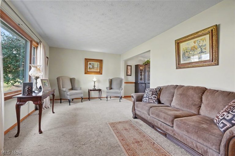 4765 Warwick Drive, Canfield, OH - Photo 2