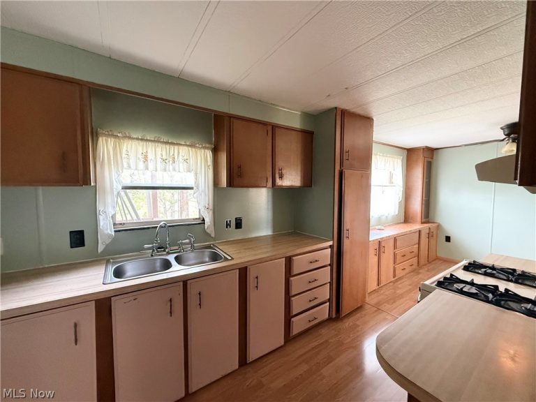 1129 Oak Grove Road, Waverly, WV - Photo 6