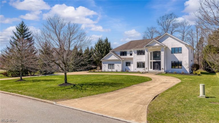 2504 Ginger Wren Road, Pepper Pike, OH, 44124