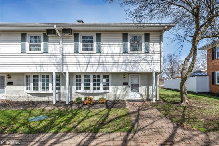 15 Meadowlawn Drive #9, Mentor, OH, 44060