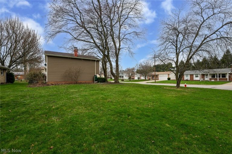 300 Castleton Road, North Canton, OH - Photo 8