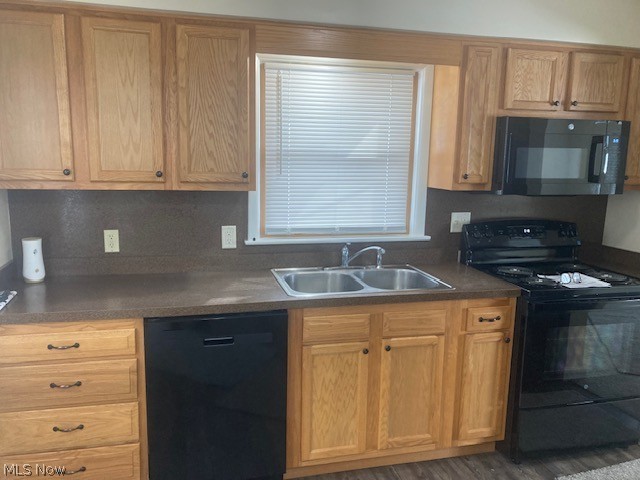 310 Mecca Street, Cortland, OH - Photo 2