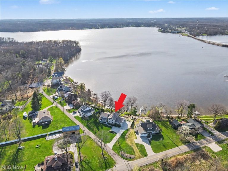 16870 Headland Avenue, Lake Milton, OH - Photo 3